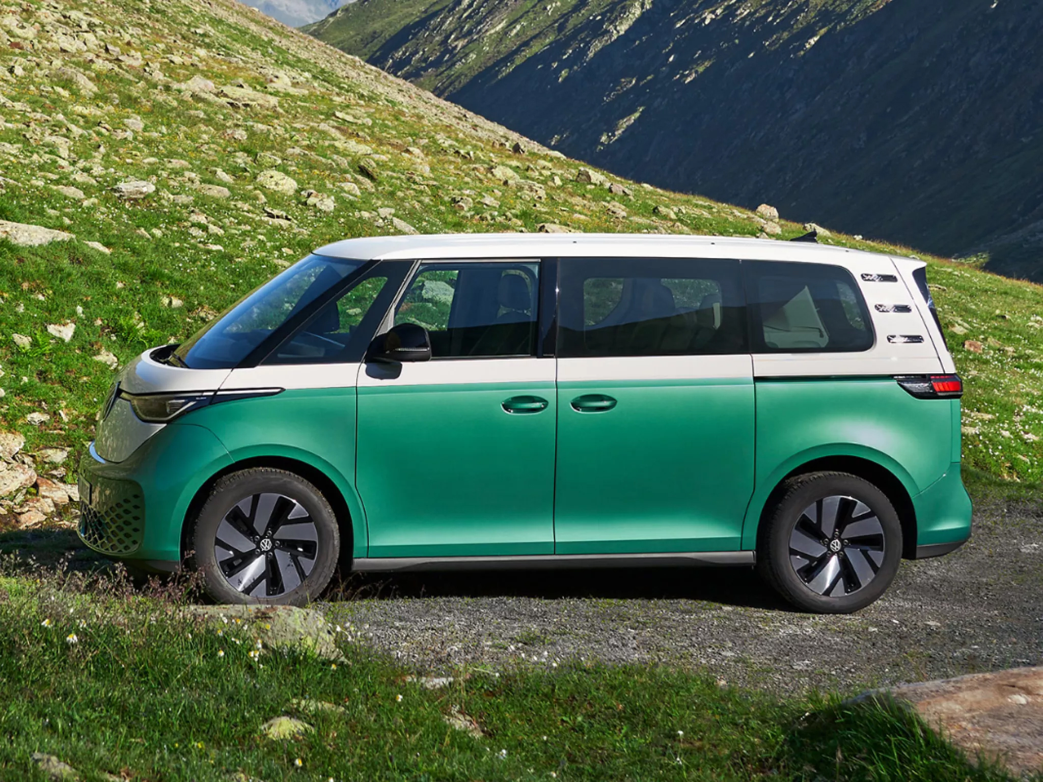 ib000365pic-vw-id-buzz-lacquer-5x3-1 Auto